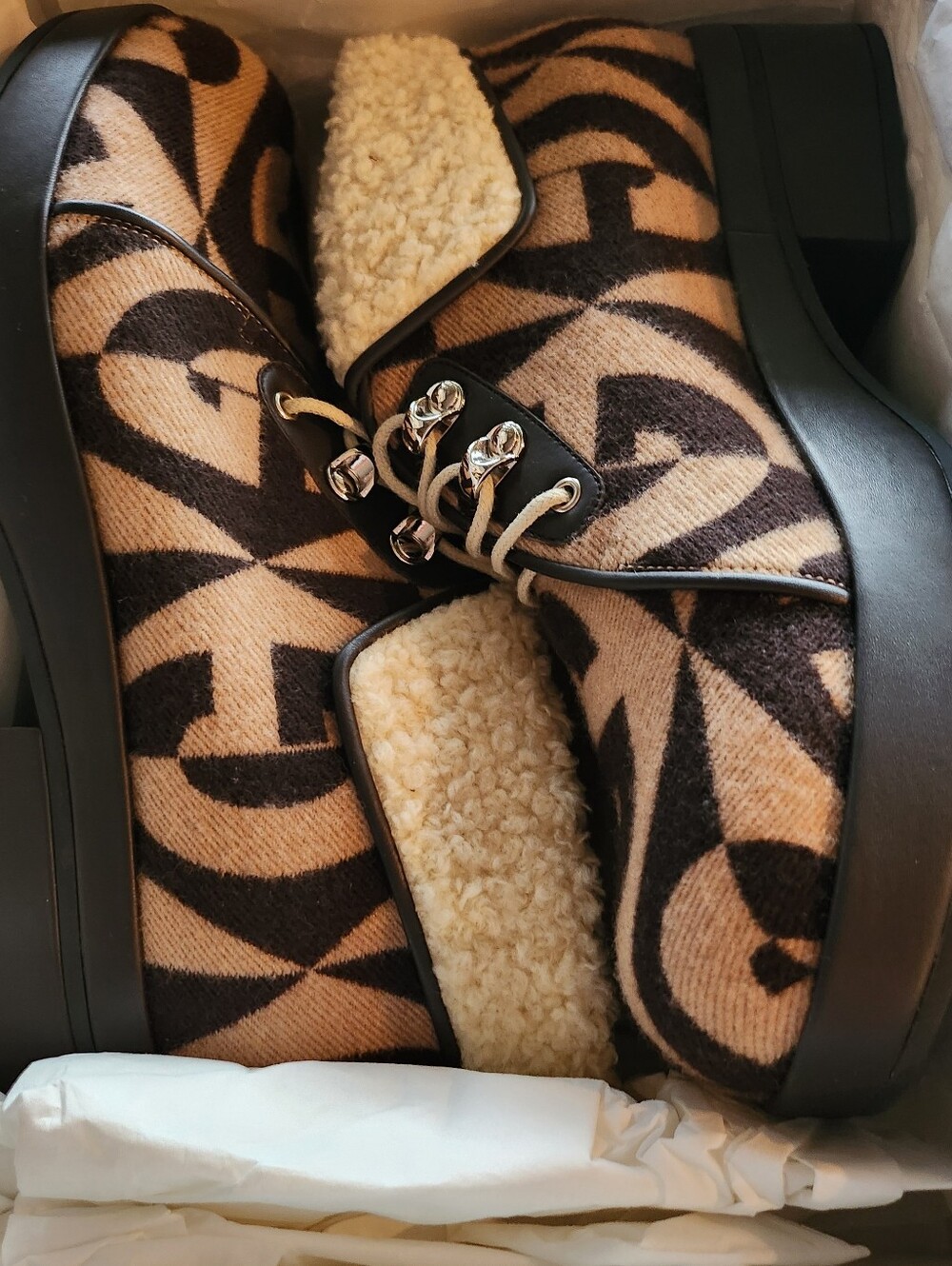 Gucci NWB Shearling Ankle Boots Brown & Cream 10/40